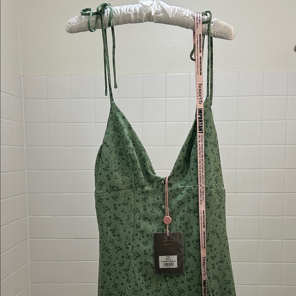 🖤NWT🔺HOUSE OF CB CORNELIA
Green Tonal Floral Midi Dress - Picture 3 of 14